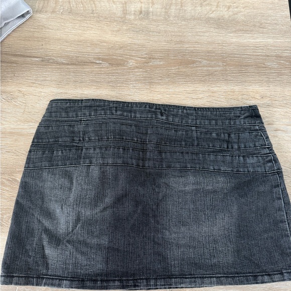 Express Charcoal Buckled Denim Mini Skirt - Picture 3 of 5